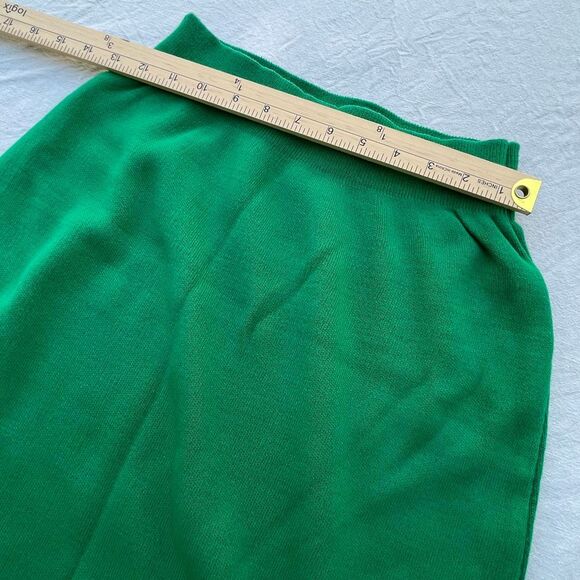 Made in Turkey , two piece set size L Kelly Green top and skirt. - Picture 6 of 13